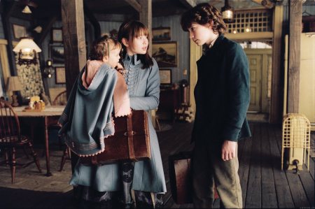 snicket-still28.jpg