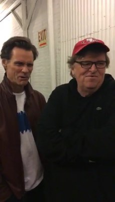 michael-moore-backstage021.jpg