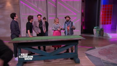 kelly-clarkson171.jpg